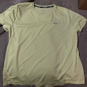 womens nike shirt